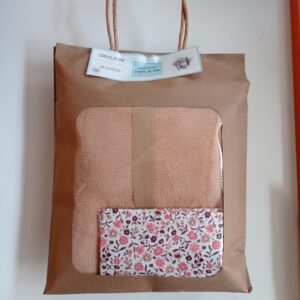 Poncho fleurs roses